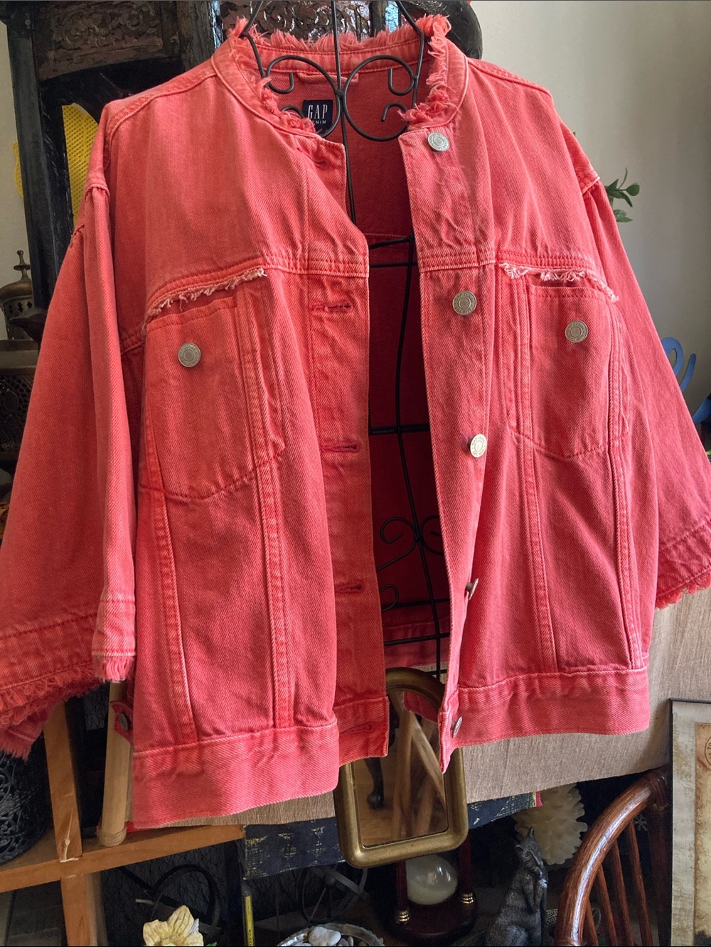 GAP Women's Coral Frayed-Trim Boxy Denim Jacket